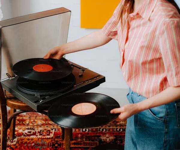 The Renaissance of Vinyl Records: Why Analog Music is Making a Comeback